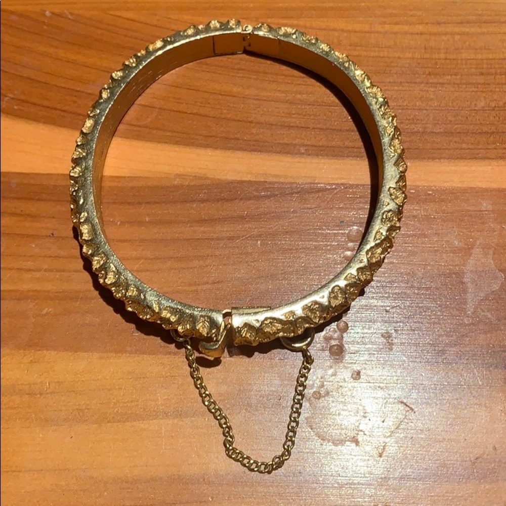 Trifari golden nugget design